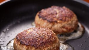 Hamburger em uma panela: perfeito com as 3 regras de ouro