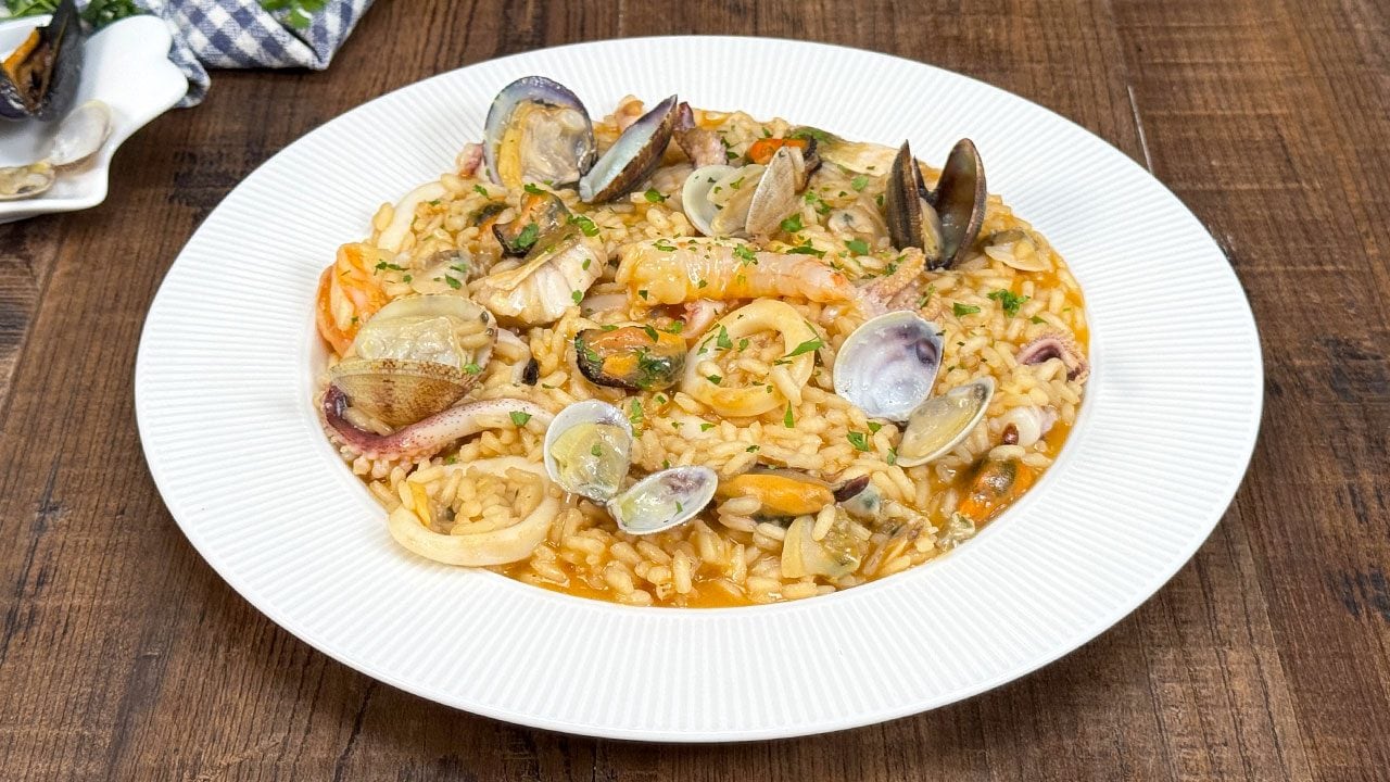 A receita para o primeiro do mar rico e saboroso