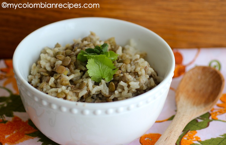 Arroz com coco e lentilhas (arroz de coco e lentilhas)