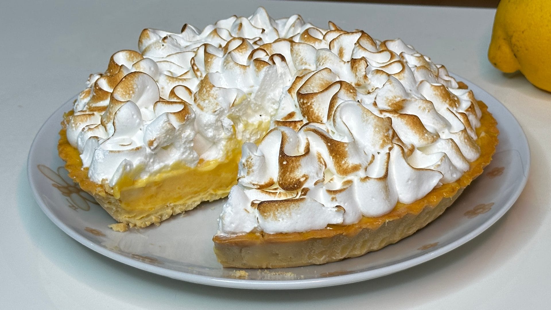 Torta do merengue de limão (merengue de limão): a receita
