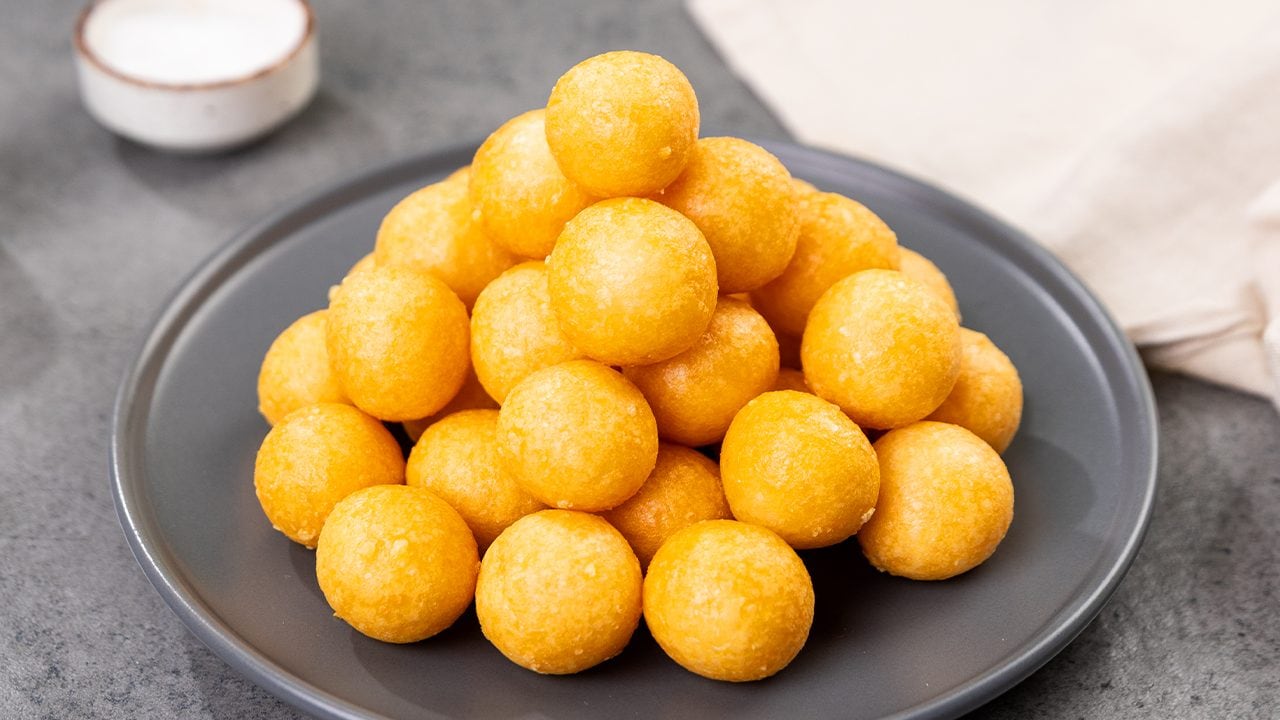 A receita de bolas de queijo com apenas 2 ingredientes